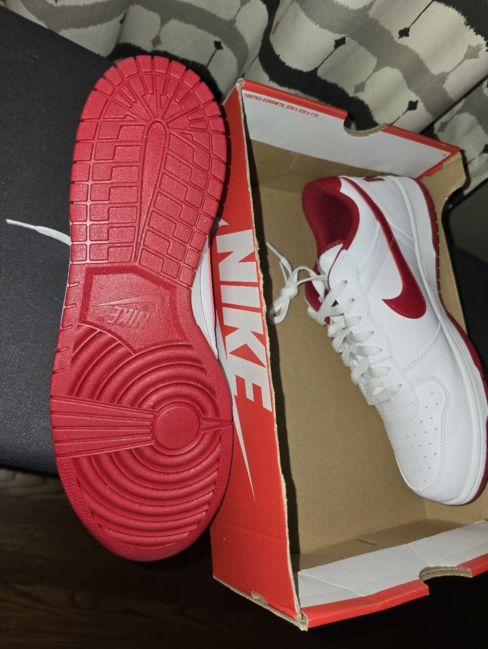 11.5 Mens BIG NIKE lows Red & White Sneakers (NEW) Damage Box - Picture 3 of 8